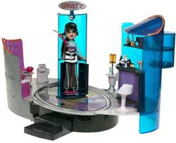 Bratz Tokyo-A-Go-Go Dance N' Skate Club by MGA